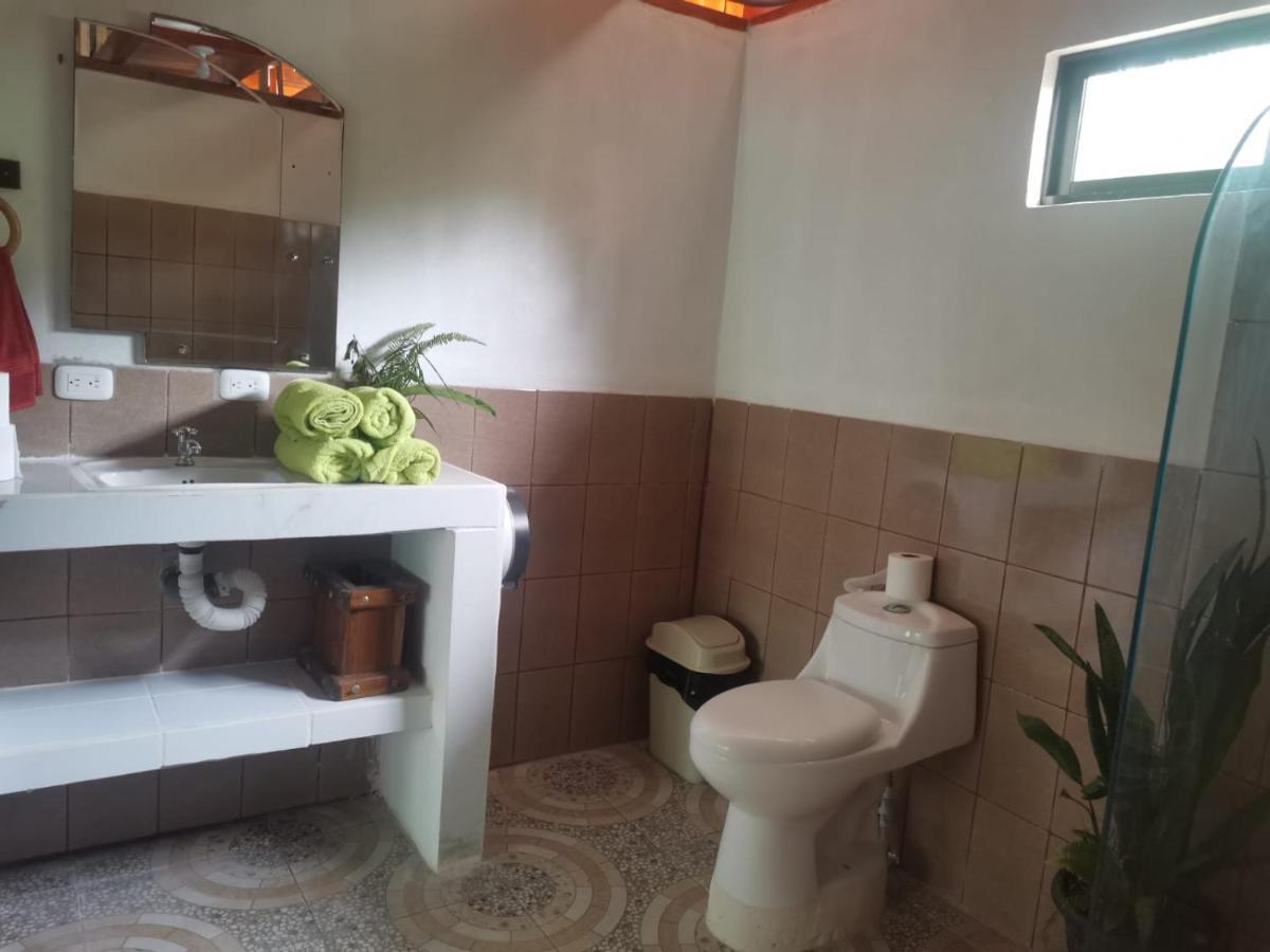 Hostal Cecilia Puerto Viejo de Talamanca エクステリア 写真