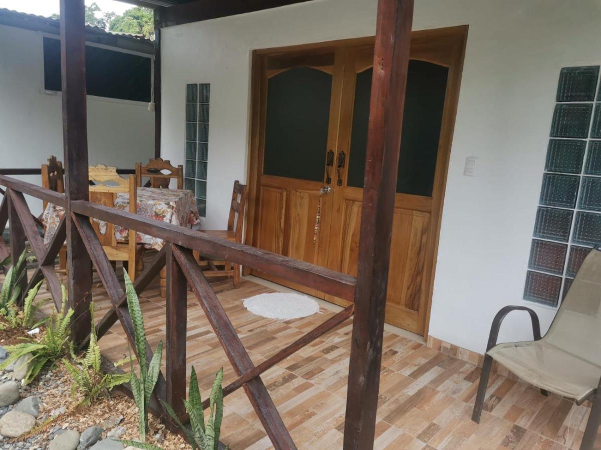 Hostal Cecilia Puerto Viejo de Talamanca エクステリア 写真