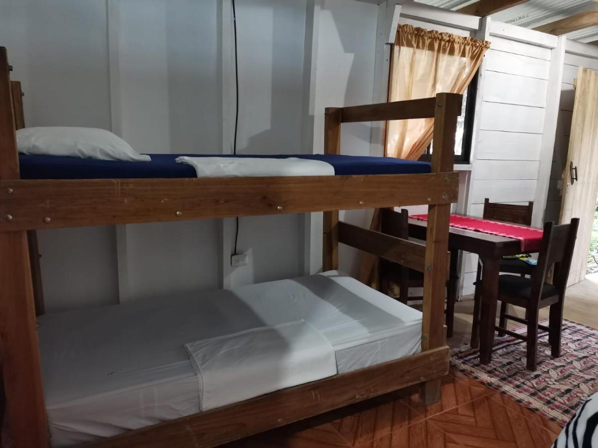 Hostal Cecilia Puerto Viejo de Talamanca エクステリア 写真