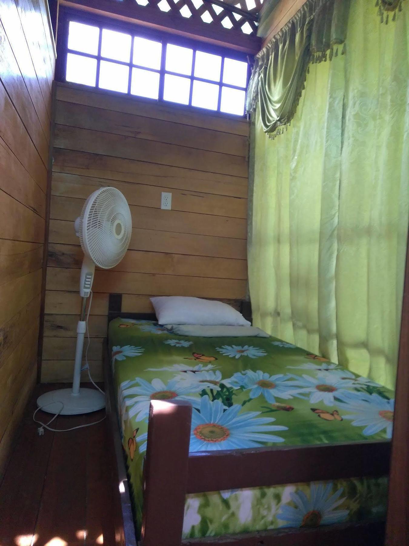 Hostal Cecilia Puerto Viejo de Talamanca エクステリア 写真