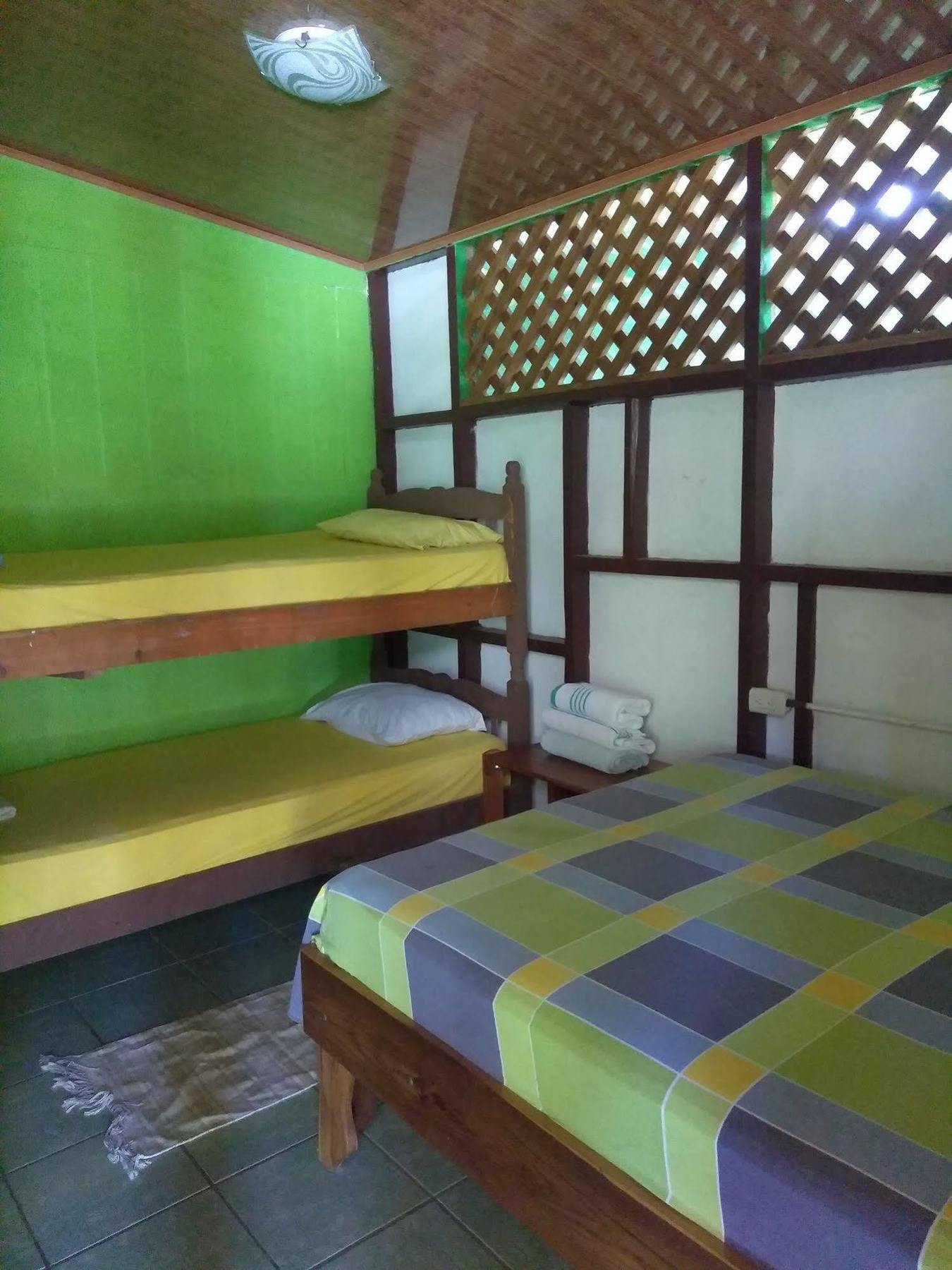Hostal Cecilia Puerto Viejo de Talamanca エクステリア 写真