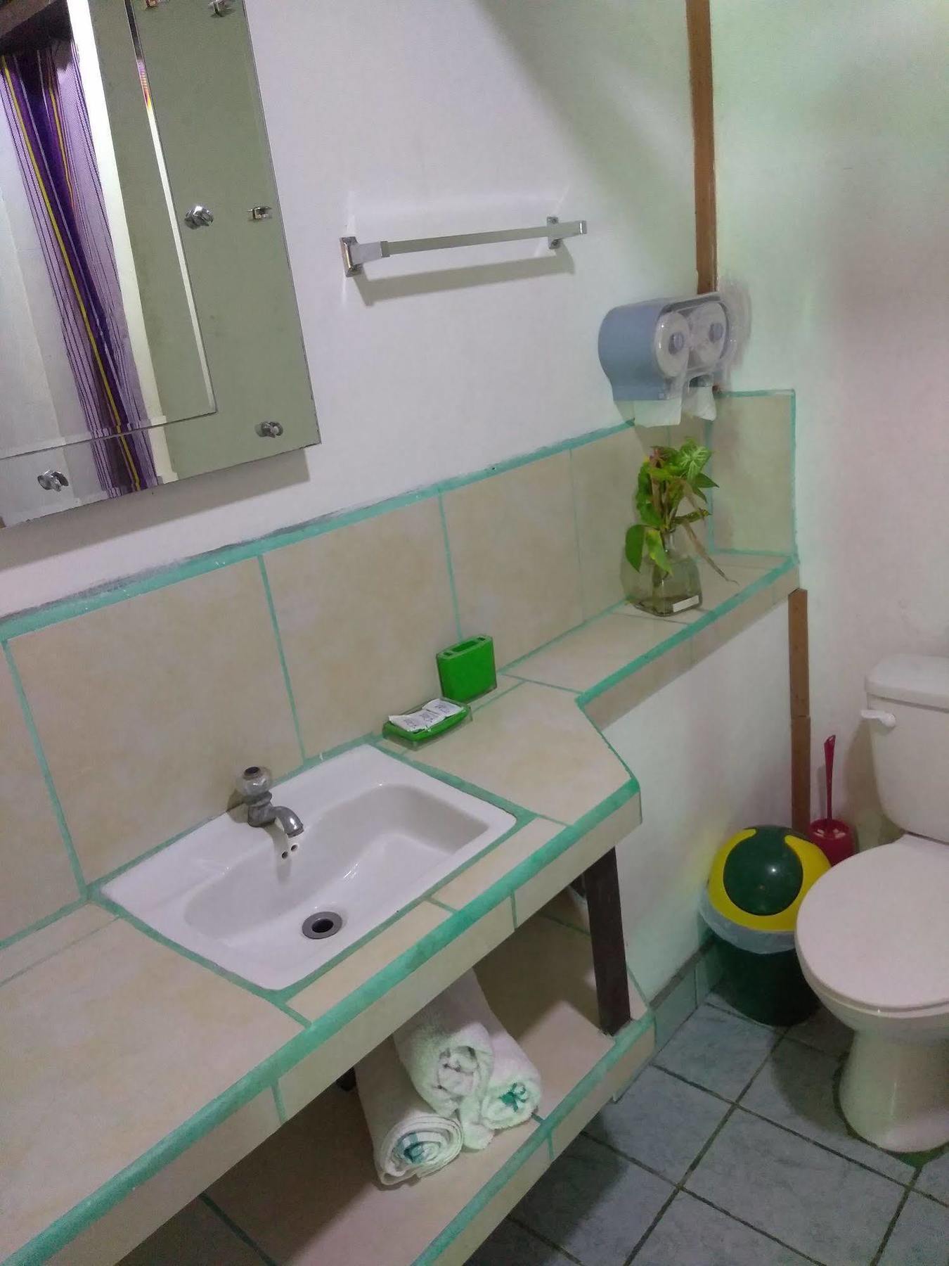 Hostal Cecilia Puerto Viejo de Talamanca エクステリア 写真