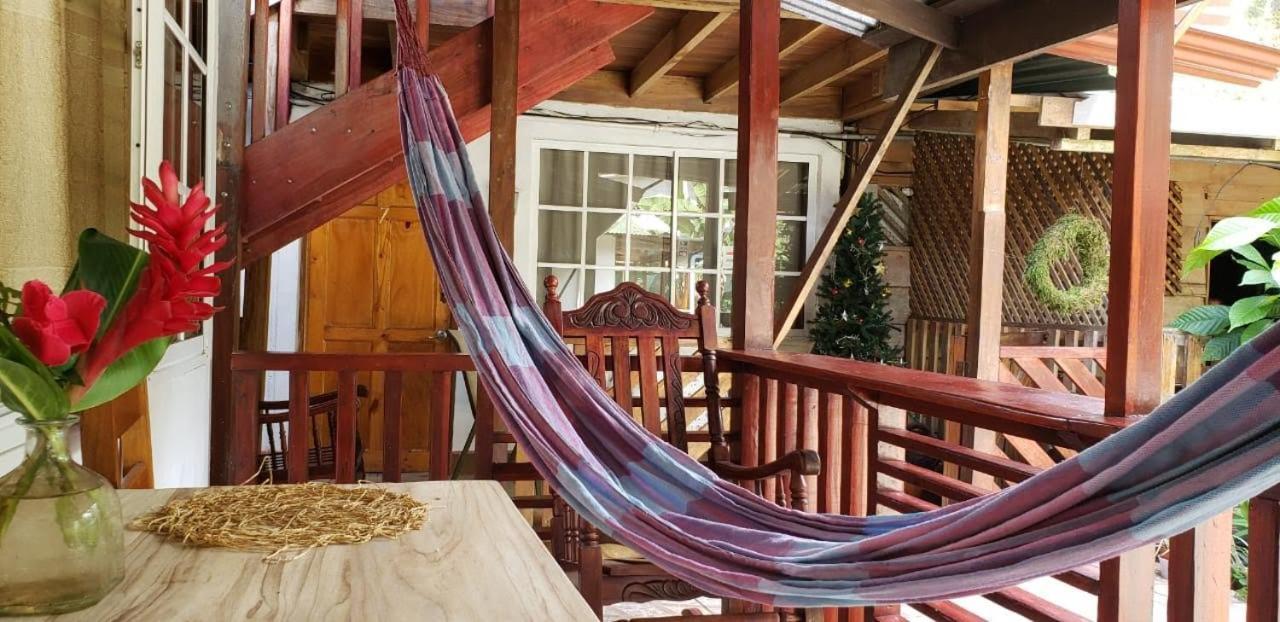 Hostal Cecilia Puerto Viejo de Talamanca エクステリア 写真